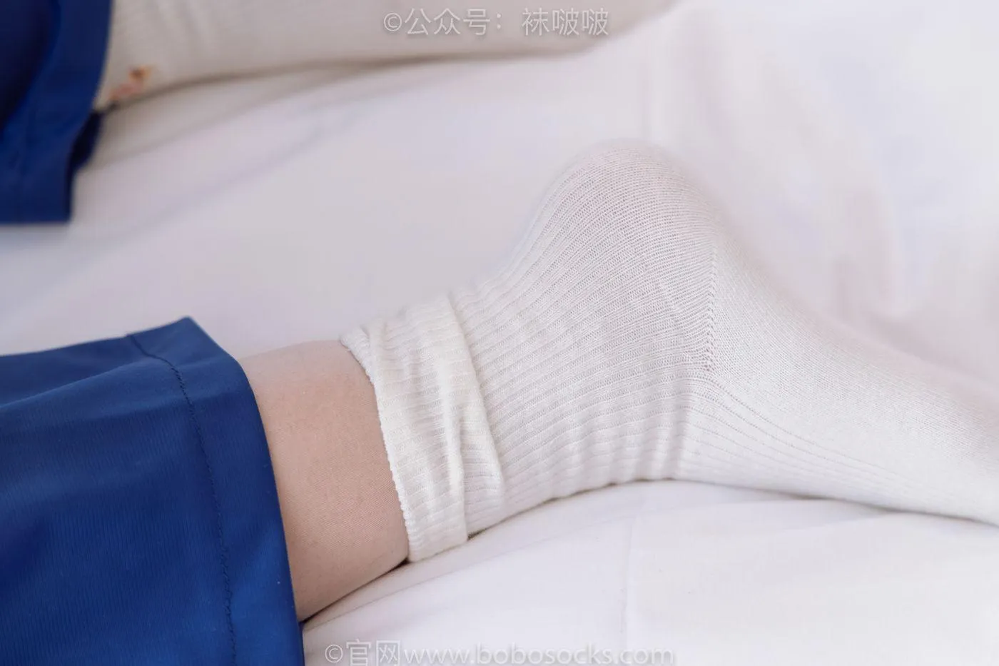 [BoBoSocks袜啵啵]NO.042 砂糖-校服、板鞋、白棉袜、油亮白丝 [139P]插图6